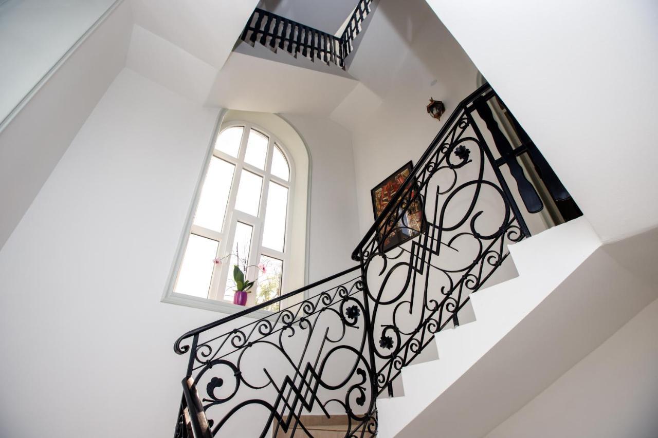 Angeli Vila Apartments Subotica Buitenkant foto